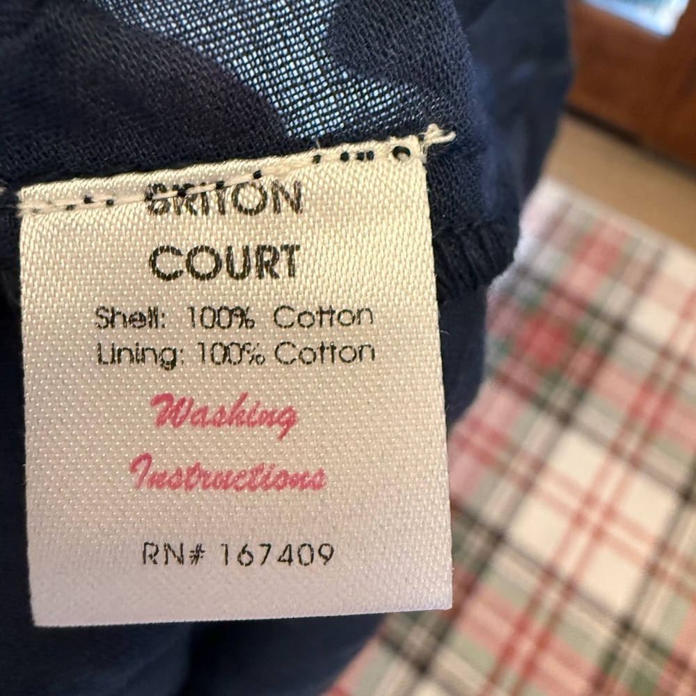 NWT BRITON COURT size XL. Short V-neck, bright colorful fruit & flower design. - Picture 6 of 10